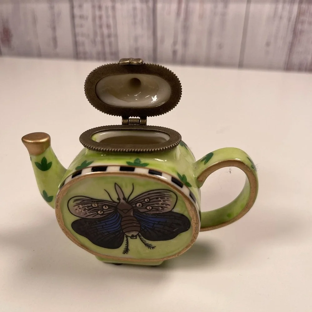 N/A friendship teapot